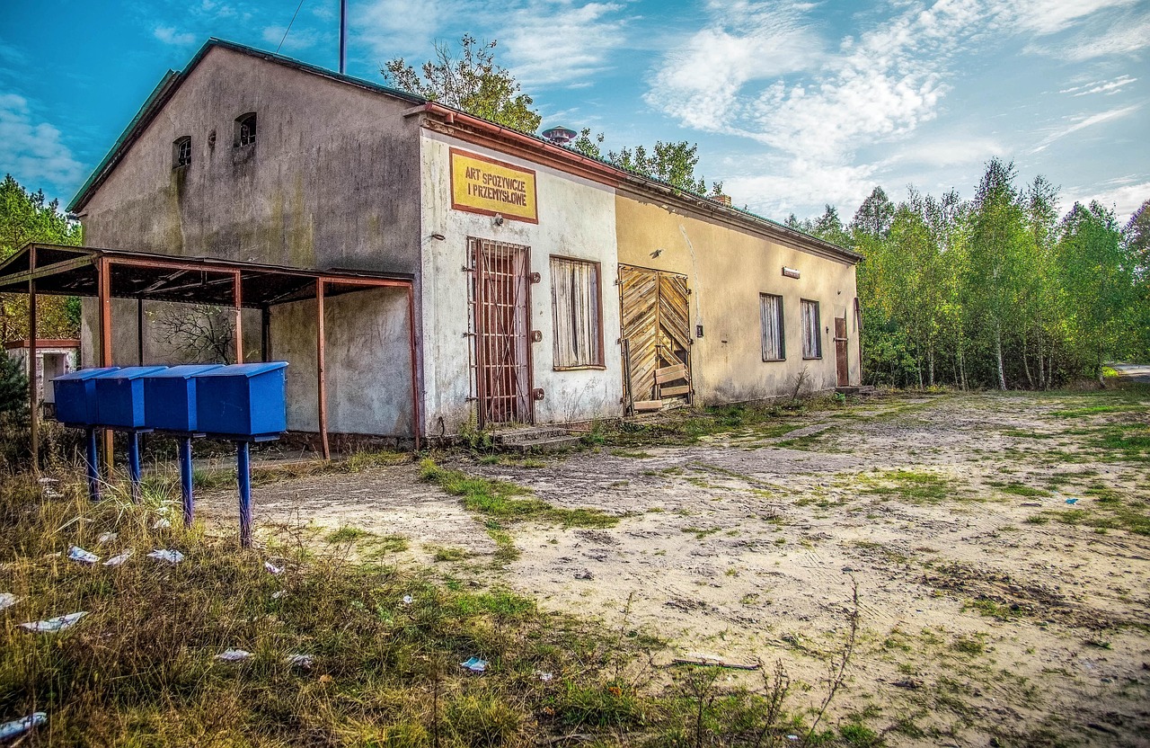 Borgo fantasma con case a 1 euro, immerso nel silenzio e nella tranquillità, pronto a rinascere.