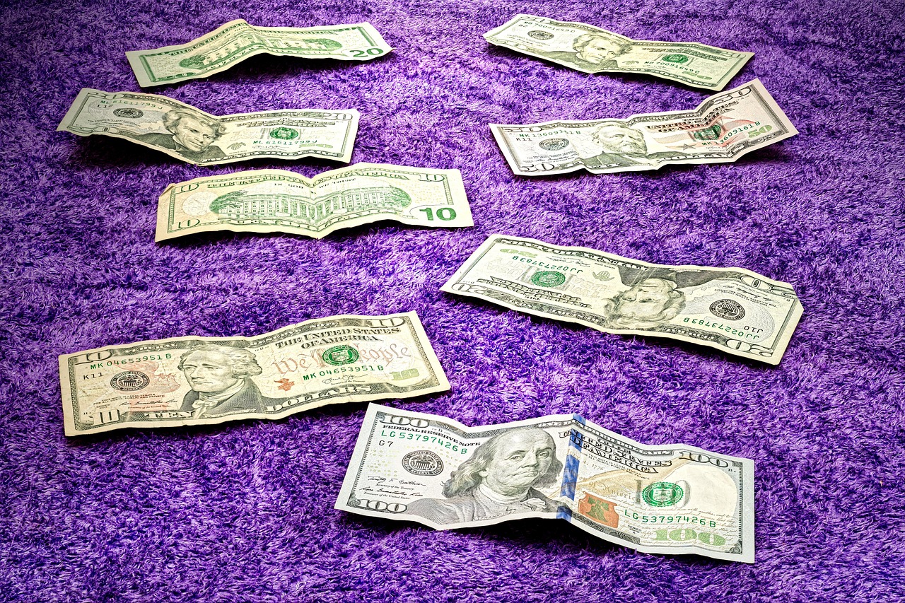 Immagine che illustra il riscatto della laurea con grafico sui costi e benefici.